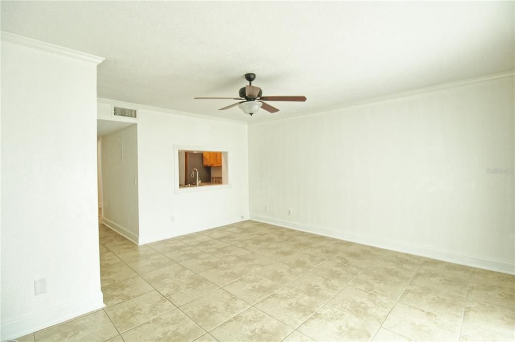 For Rent: $2,000 (2 beds, 1 baths, 726 Square Feet)