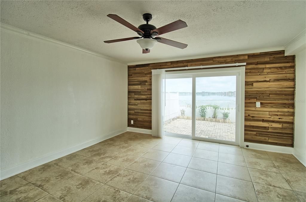 For Rent: $2,000 (2 beds, 1 baths, 726 Square Feet)