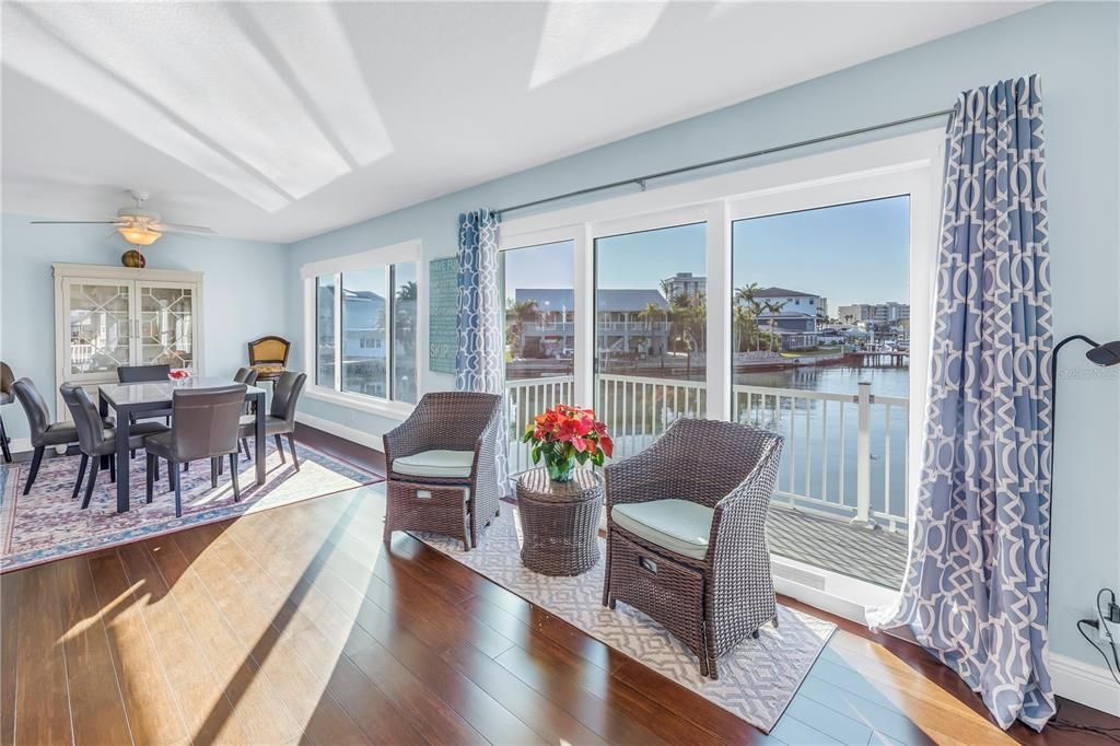 Dining room/ sliding glass doors to wrap around patio