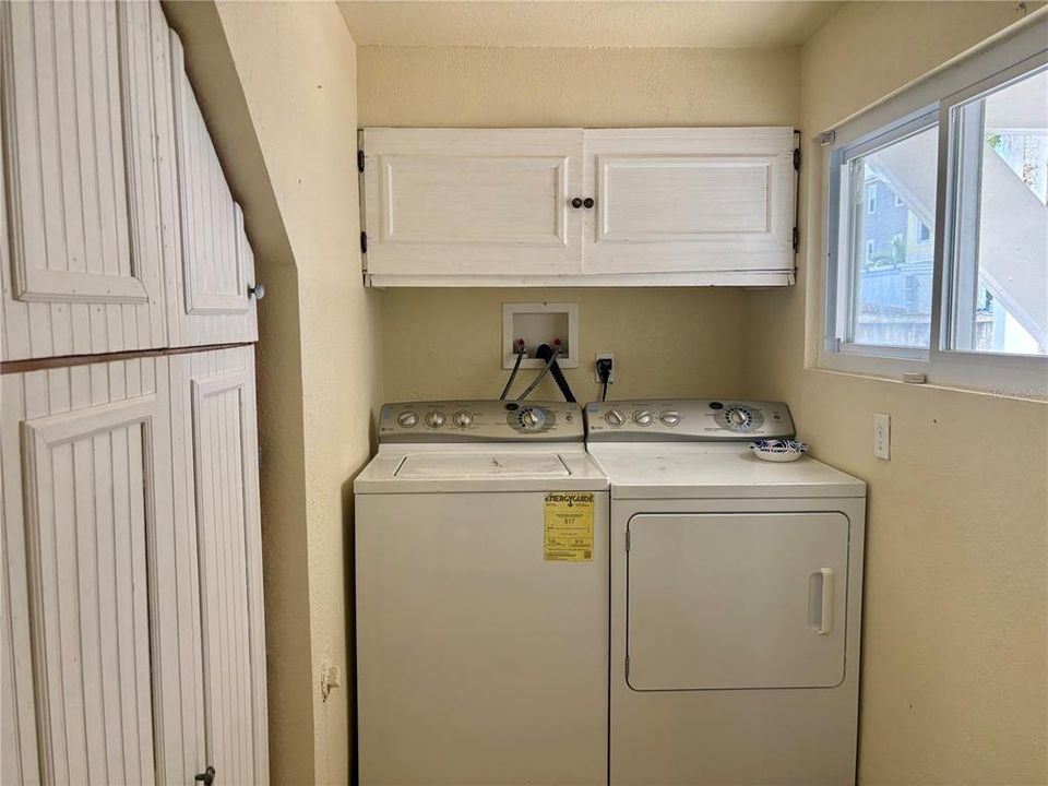 Stilt House - Unit 3 Laundry Room