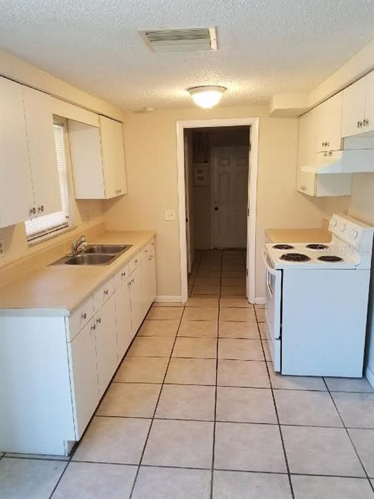 For Rent: $1,700 (3 beds, 2 baths, 1236 Square Feet)