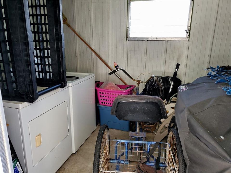 Utility Shed w/Washer and Dryer