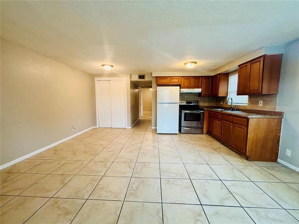 Kitchen / Dining area