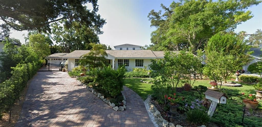 Recently Sold: $1,590,000 (3 beds, 2 baths, 1496 Square Feet)
