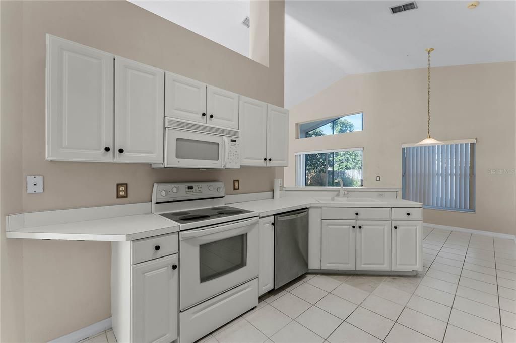 For Sale: $425,000 (4 beds, 2 baths, 2012 Square Feet)