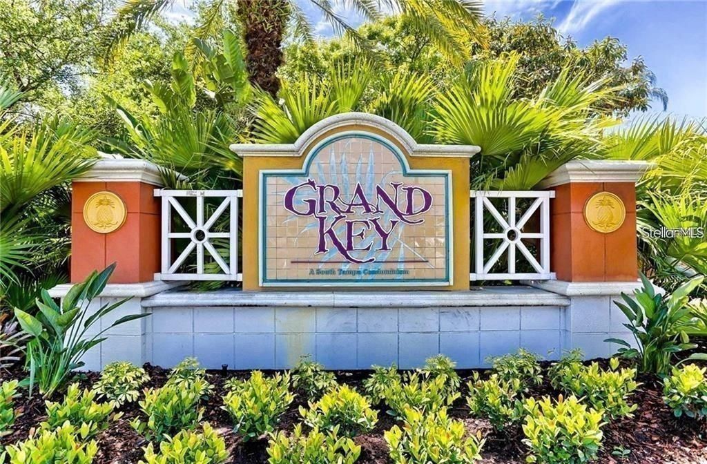 Community "Grand Key"