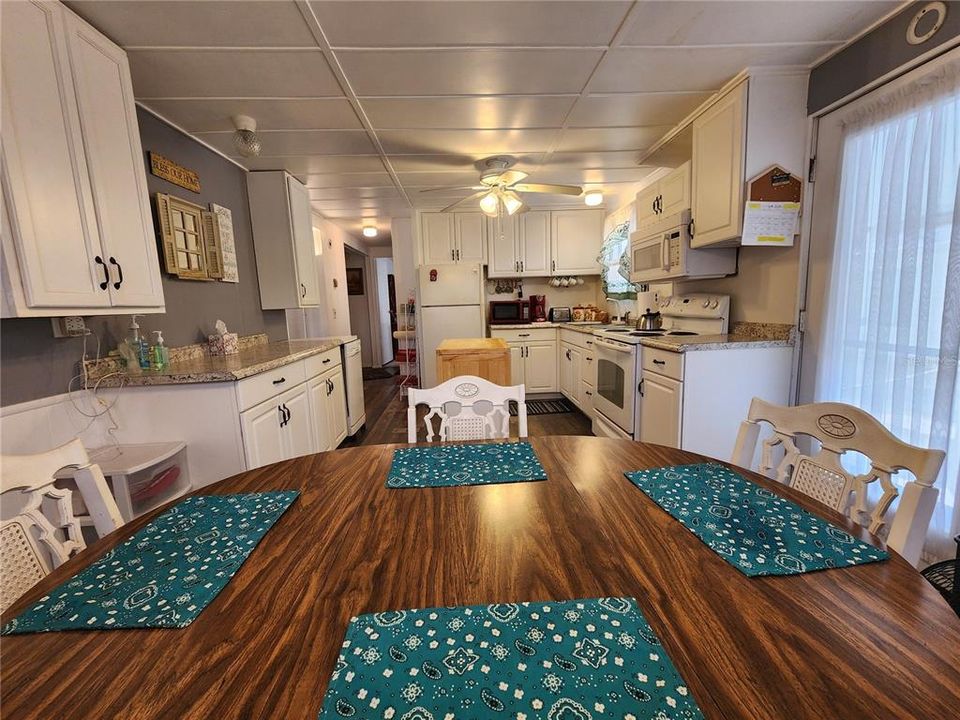 Eat-in space in Kitchen.