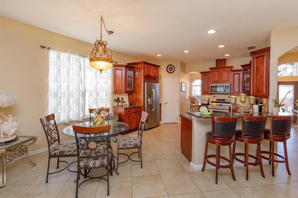 Kitchen/Dinette Area