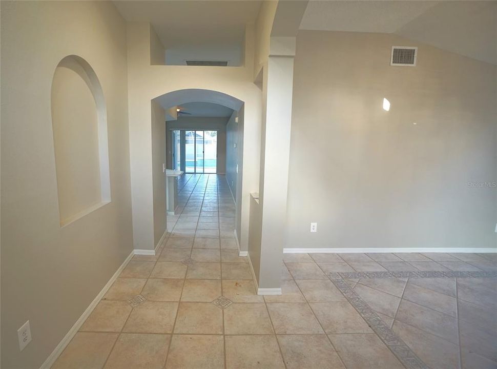 For Rent: $2,995 (4 beds, 2 baths, 2044 Square Feet)