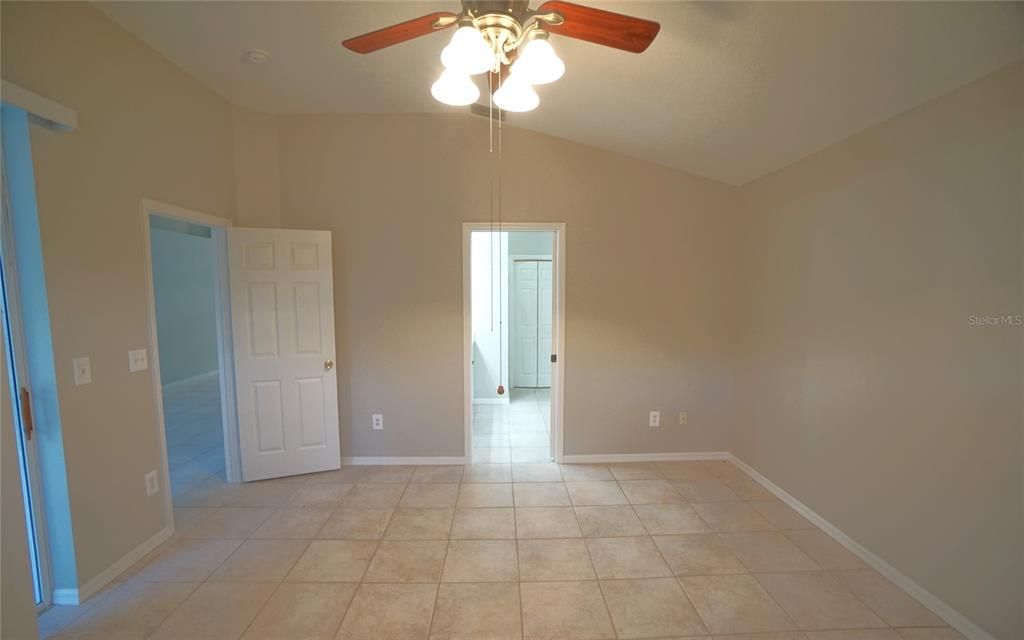 For Rent: $2,995 (4 beds, 2 baths, 2044 Square Feet)