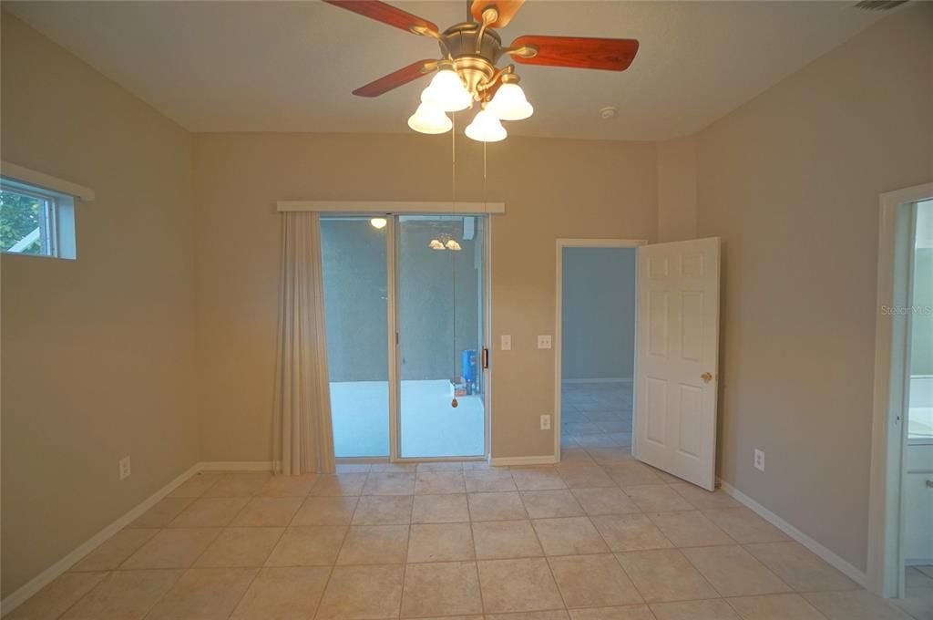 For Rent: $2,995 (4 beds, 2 baths, 2044 Square Feet)