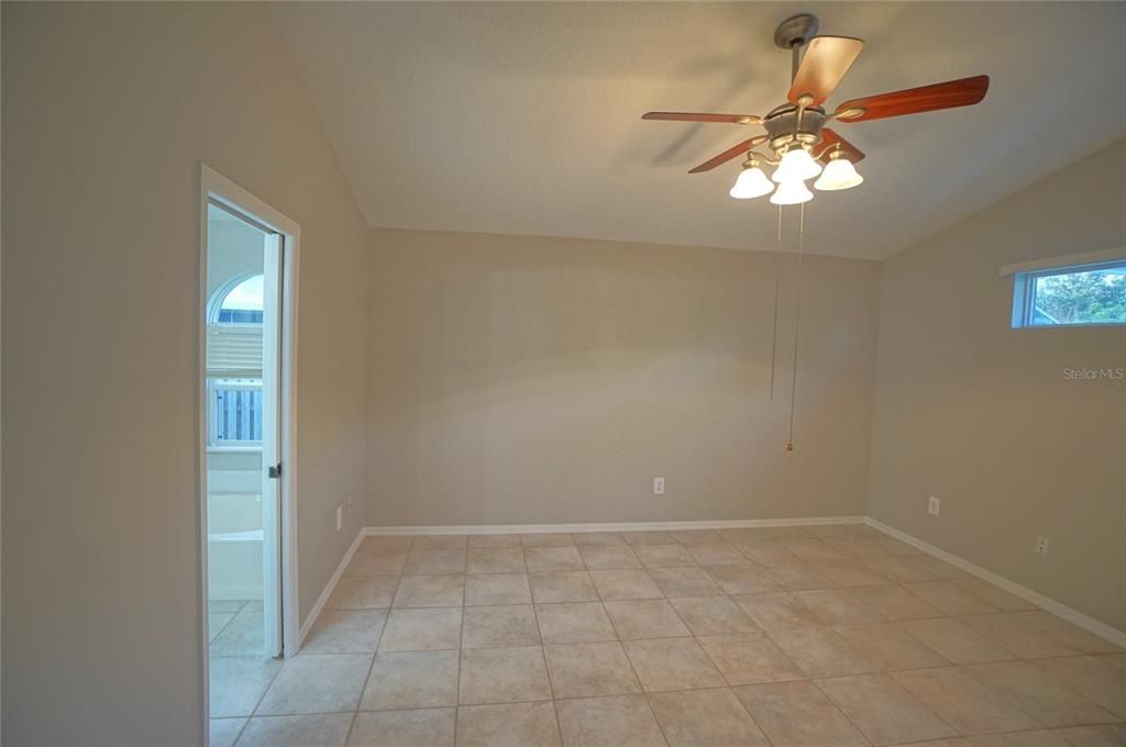 For Rent: $2,995 (4 beds, 2 baths, 2044 Square Feet)