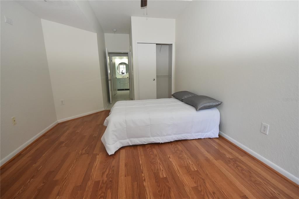 For Rent: $1,900 (1 beds, 1 baths, 789 Square Feet)