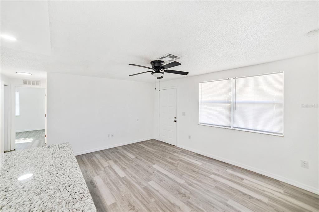 For Sale: $269,990 (3 beds, 2 baths, 1386 Square Feet)