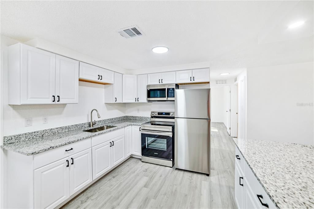 For Sale: $269,990 (3 beds, 2 baths, 1386 Square Feet)