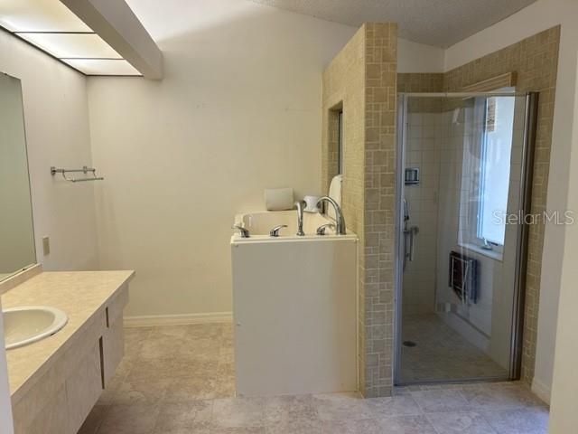 For Sale: $350,000 (2 beds, 2 baths, 1816 Square Feet)