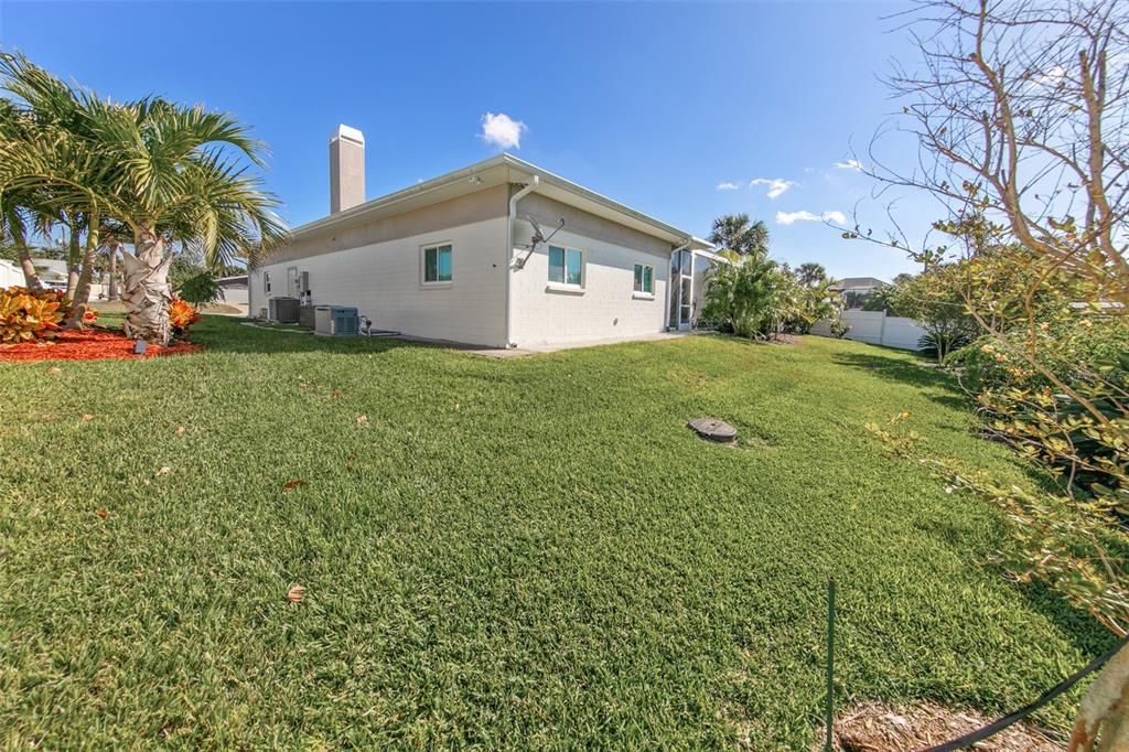 For Sale: $899,950 (3 beds, 2 baths, 1986 Square Feet)