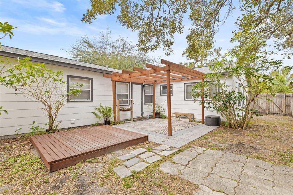 For Sale: $439,900 (3 beds, 1 baths, 1080 Square Feet)