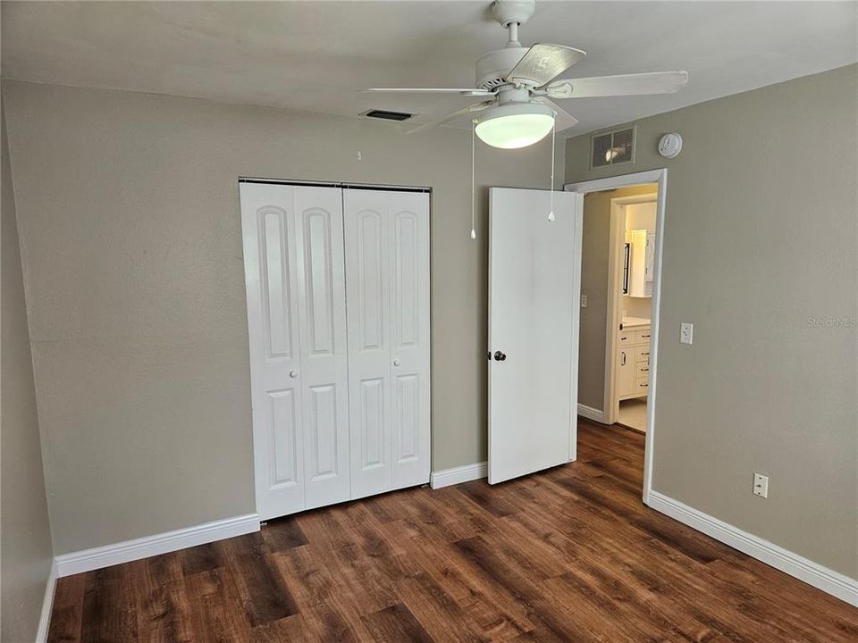 For Rent: $2,950 (4 beds, 2 baths, 1303 Square Feet)