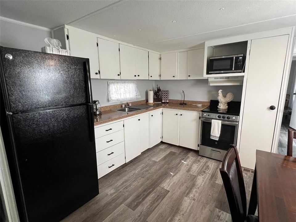 For Sale: $85,000 (2 beds, 2 baths, 672 Square Feet)