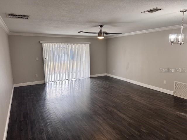 For Rent: $2,495 (3 beds, 2 baths, 1553 Square Feet)