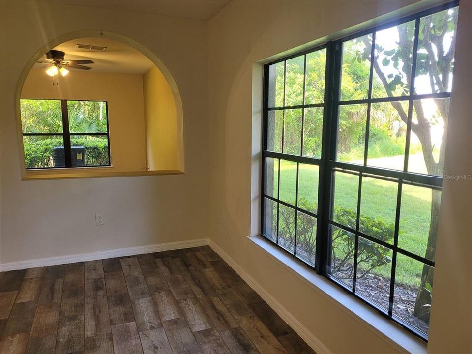 For Rent: $2,350 (3 beds, 2 baths, 1642 Square Feet)