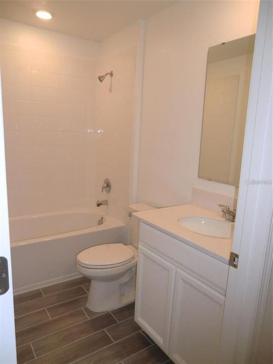 For Rent: $2,100 (3 beds, 2 baths, 1555 Square Feet)