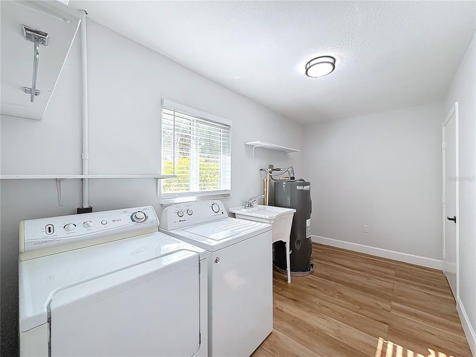 LAUNDRY ROOM WITH UTILITY SINK