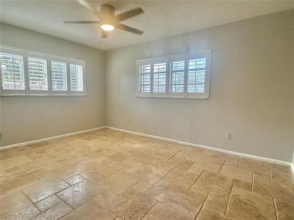 For Rent: $2,000 (2 beds, 2 baths, 938 Square Feet)