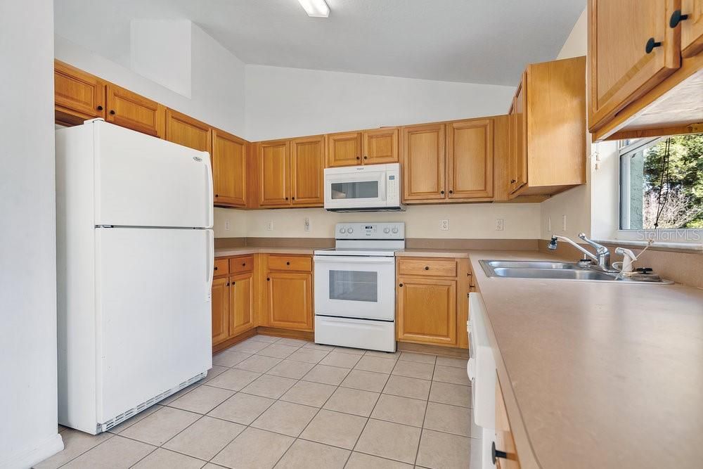 For Sale: $295,000 (3 beds, 2 baths, 1461 Square Feet)