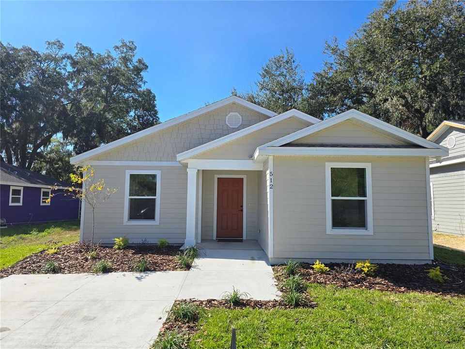 Recently Sold: $230,000 (3 beds, 2 baths, 1265 Square Feet)