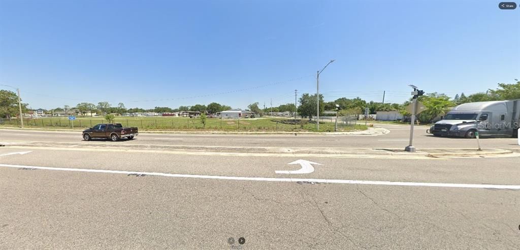 En Venta: $49,000 (1.26 acres)
