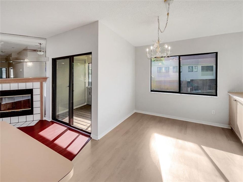 For Sale: $455,000 (2 beds, 2 baths, 1114 Square Feet)