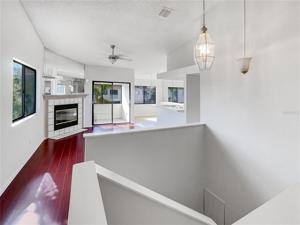 For Sale: $455,000 (2 beds, 2 baths, 1114 Square Feet)