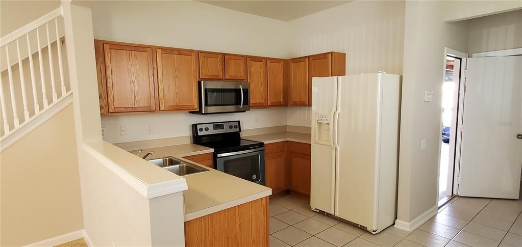 For Rent: $2,200 (3 beds, 2 baths, 1545 Square Feet)