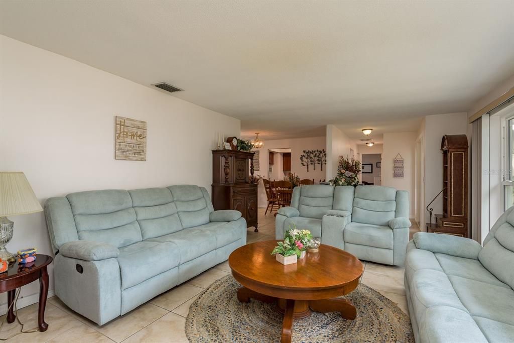 For Sale: $399,000 (3 beds, 2 baths, 1559 Square Feet)