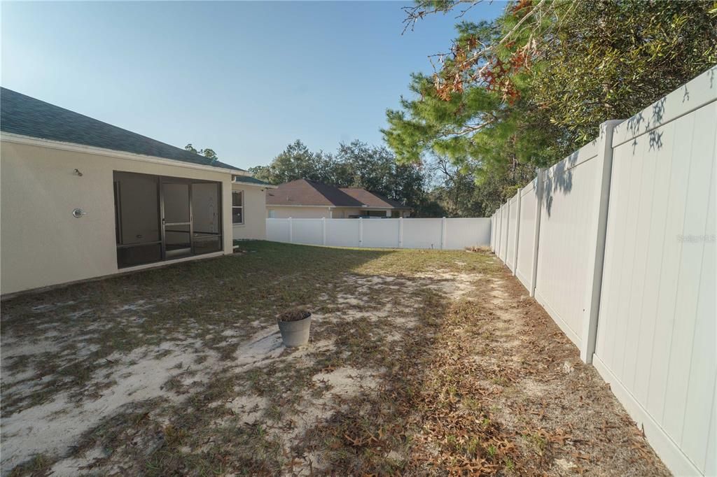 For Sale: $277,900 (3 beds, 2 baths, 1902 Square Feet)