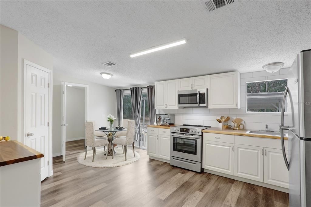 For Sale: $232,900 (3 beds, 2 baths, 1620 Square Feet)