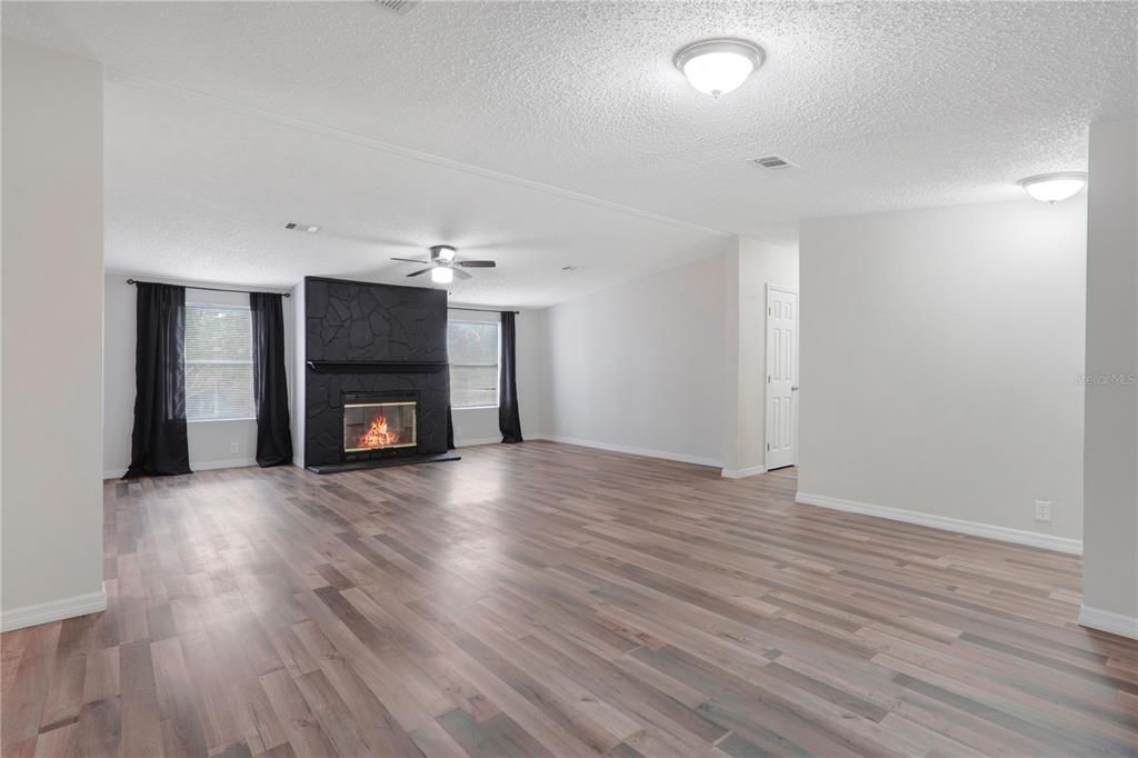 For Sale: $232,900 (3 beds, 2 baths, 1620 Square Feet)