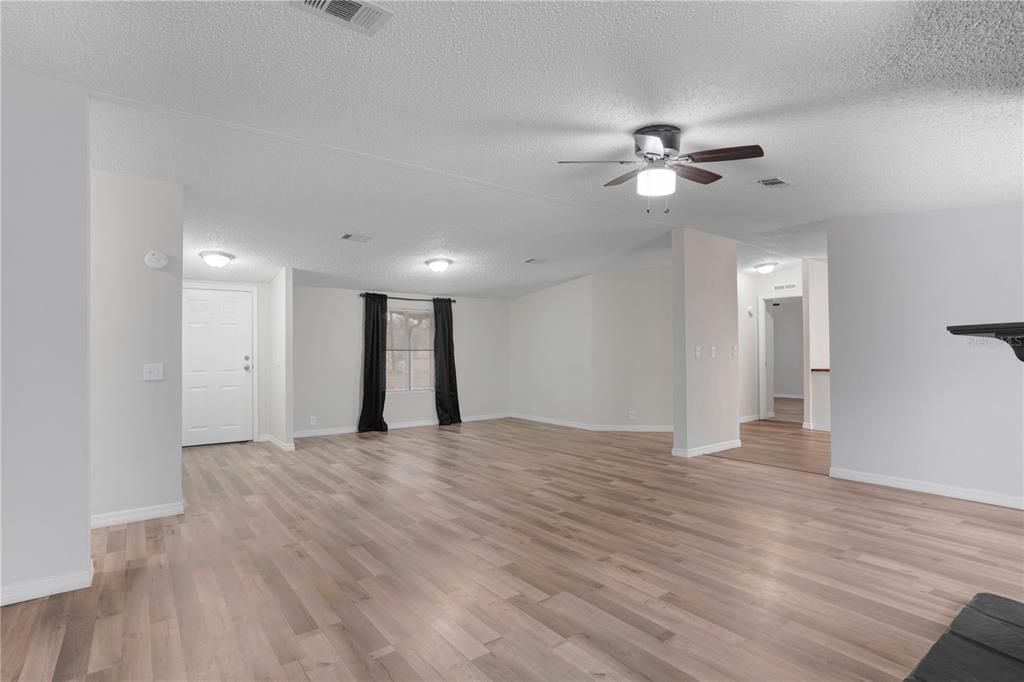 For Sale: $232,900 (3 beds, 2 baths, 1620 Square Feet)