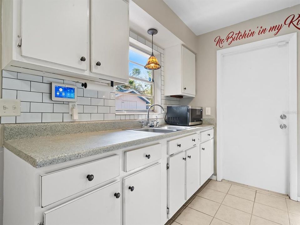 For Sale: $304,500 (3 beds, 2 baths, 1120 Square Feet)