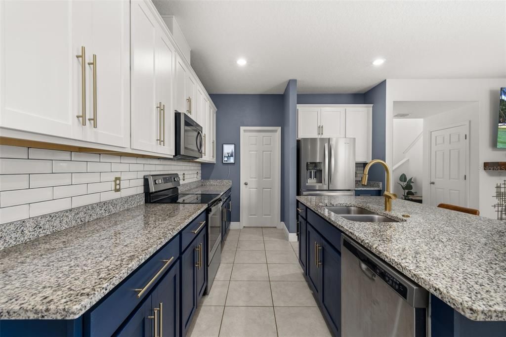 For Sale: $499,900 (3 beds, 2 baths, 1937 Square Feet)