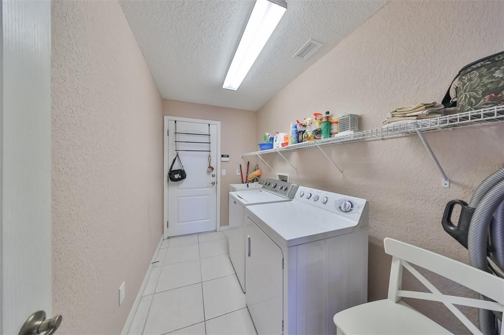 Interior Laundry Room w/Wash Tub