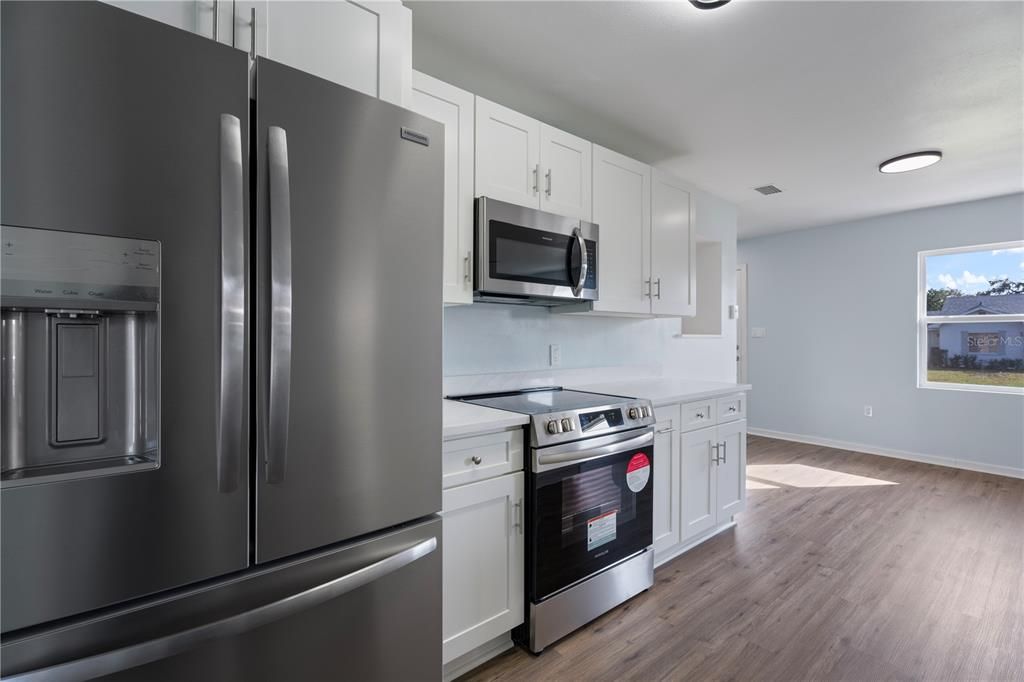 For Sale: $299,000 (2 beds, 2 baths, 1260 Square Feet)