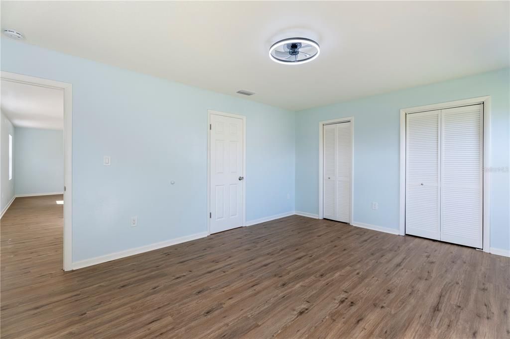 For Sale: $299,000 (2 beds, 2 baths, 1260 Square Feet)