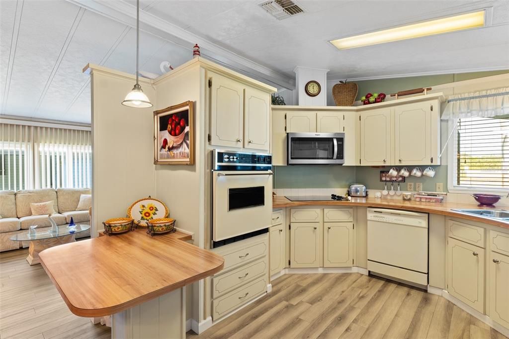 New stove top, new oven, & new microwave