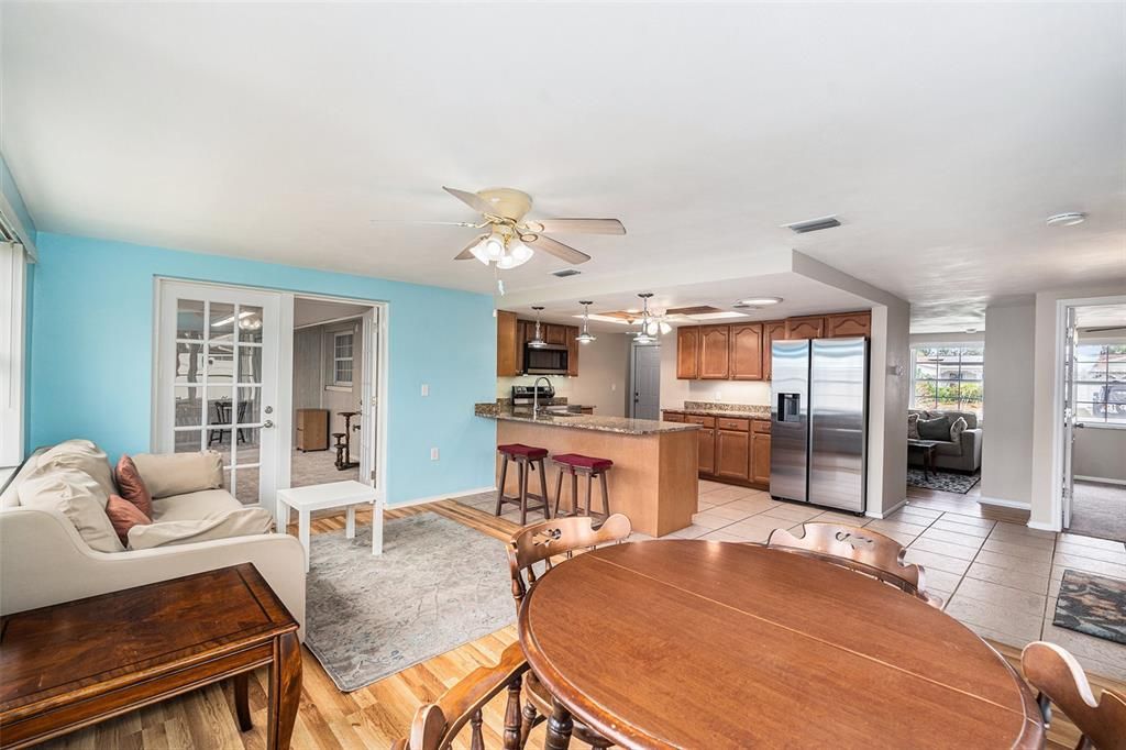 For Sale: $325,000 (3 beds, 2 baths, 1486 Square Feet)