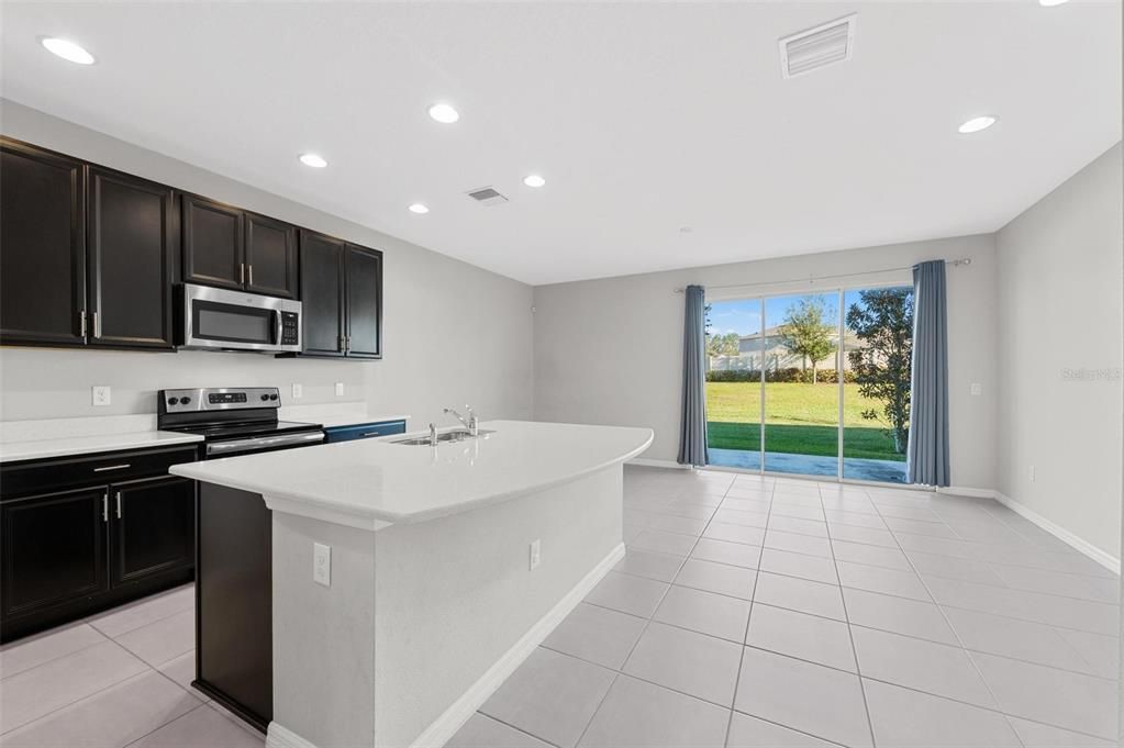 Quartz countertops, Kitchen/Living area