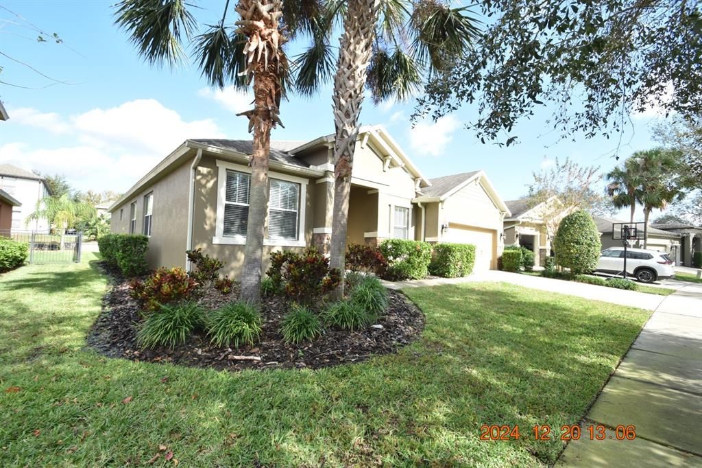 For Rent: $2,850 (4 beds, 3 baths, 2833 Square Feet)