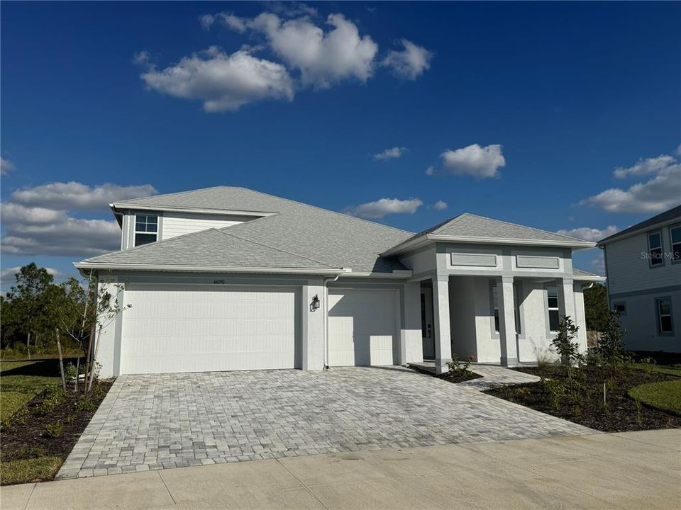 Недавно продано: $780,000 (4 спален, 4 ванн, 2463 Квадратных фут)